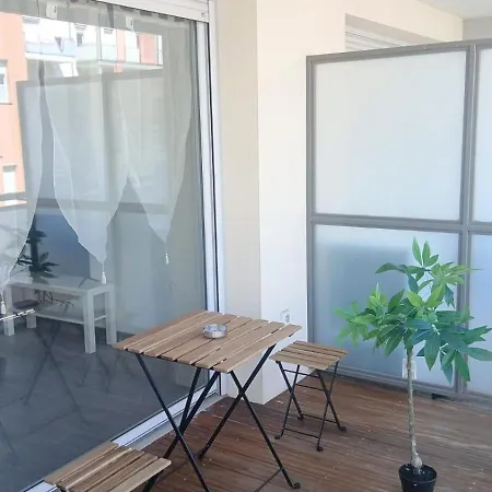 Simple With Parking And Terrace Toulouse