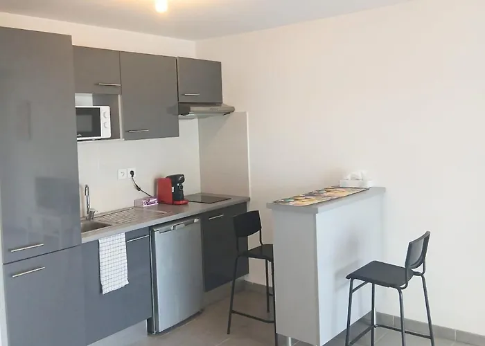 Appartement Simple With Parking And Terrace